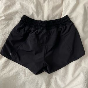 Lululemon Tracker Short III Size 6 Black